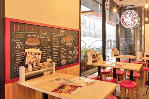 『BEEF KITCHEN STAND アパホテル歌舞伎町タワー店』のジュアルな雰囲気の店内