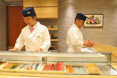 『築地寿司清 上野店』の職人