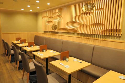 『築地寿司清 上野店』のテーブル席
