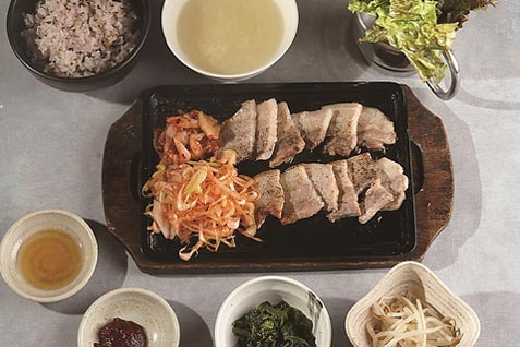 『韓国ごはん・酒家 ダイダイ 渋谷ストリーム店』の「サムギョプサル定食」