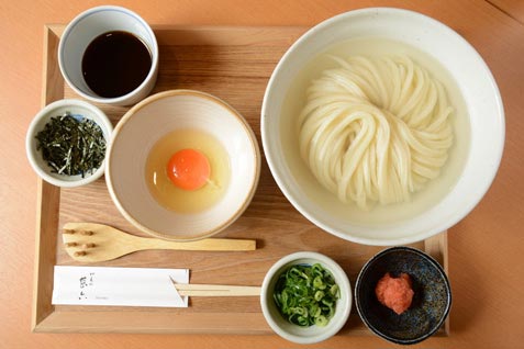 新宿御苑前『切麦や 甚六』の「釜揚げ・釜たまコンビうどん」