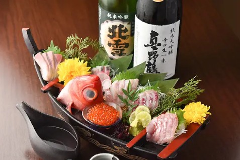 「海鮮個室居酒屋 佐渡島へ渡れ 上野店」の料理例