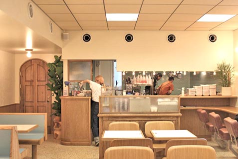 『Jennifer Seven（ジェニファーセブン）』のアメリカンな店内