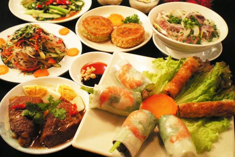 「ベトナム料理 サイゴン レストラン」の絶品「アミアミあげ春巻き」と「ベトナム風生春巻き」