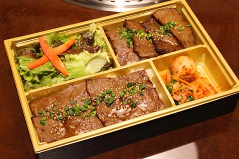 「上野焼肉 陽山道 パルコヤ店」の「A5ダブル重弁当」