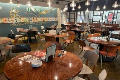 『168点心飲茶＆バル 銀座インズ店』の店内