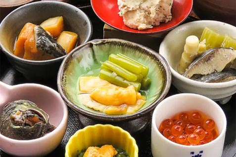 『完全個室完備 郷土酒肴 あおもり屋 池袋本店』の「八寸全種盛り」