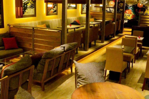 「atari CAFE＆DINING 池袋PARCO店」の店内