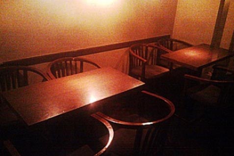 『MORI BAR』のテーブル席