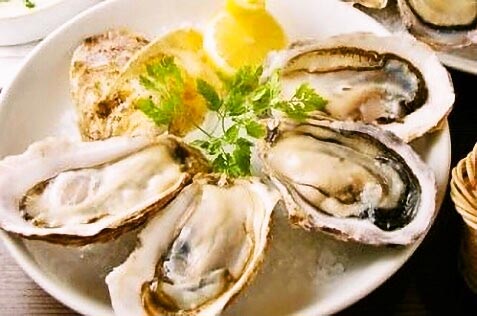 『オイスター・テーブル　銀座コリドー店』の生牡蠣