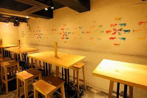 『肉バルSHOUTAIAN 渋谷店』のテーブル席