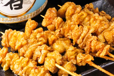 『大衆居酒屋 とりいちず 西武新宿駅前店』の「秘伝かわ串」