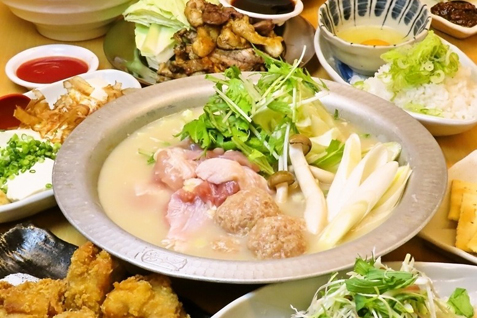 「大衆居酒屋 とりいちず 新宿歌舞伎町店」の「水炊き鍋」