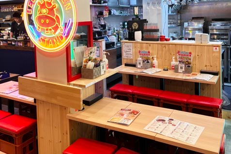 「BEEF KITCHEN STAND 横浜ドリームランド店」の店内