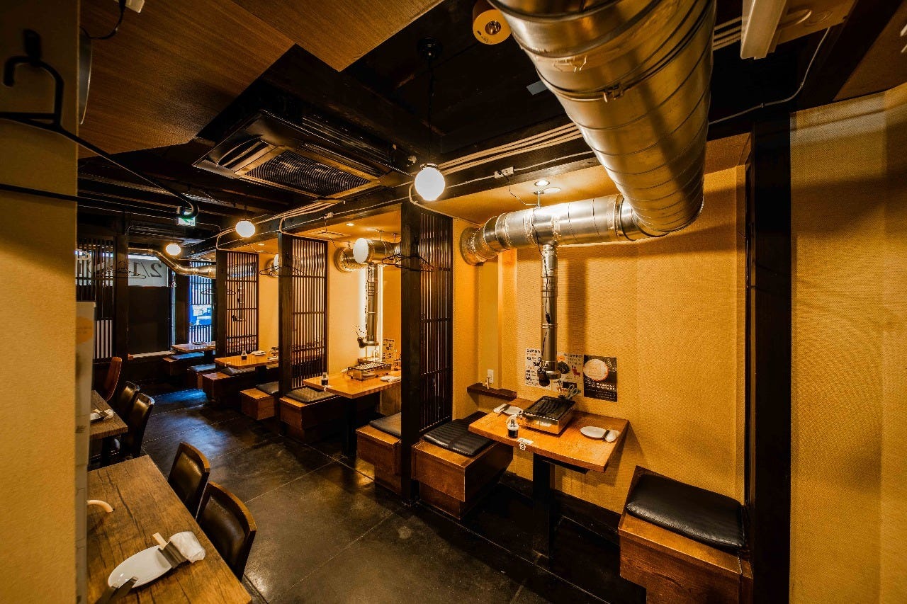 「ホルモン酒場 鬼に金棒 茶屋町店」店内イメージ