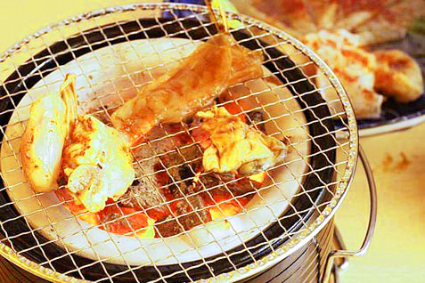 「おいしい寿司と活魚料理 魚の飯 新橋」の海鮮炭火焼き例