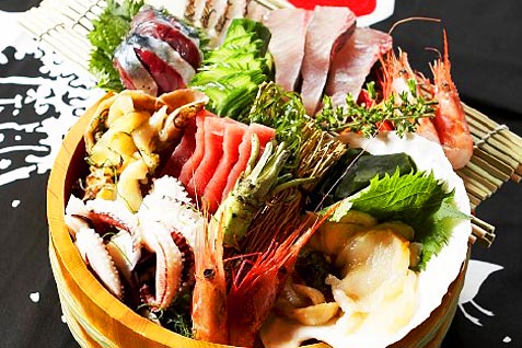 石志水産 品川店の料理一例。新鮮な刺身が人気