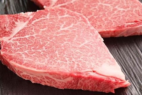 『焼肉問屋　横浜醍醐』の美しいサシが入った和牛肉