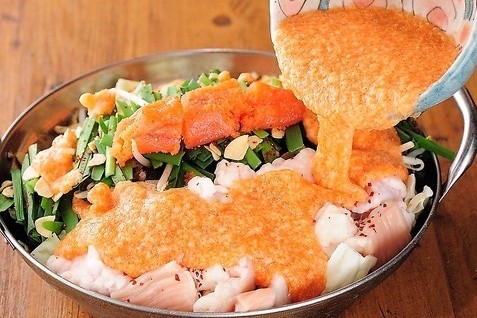 「ブラック 梅田店」の「明太とろろもつ鍋」