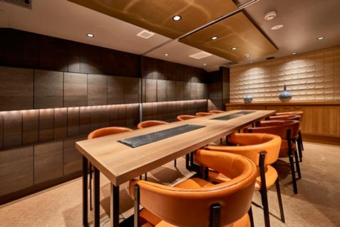 『カジュアル鉄板 伊達』の店内