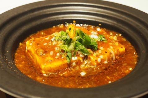『SHI-AN KENSAI KITCHEN』の「健菜式四川麻婆豆腐～熱々の土鍋で～」