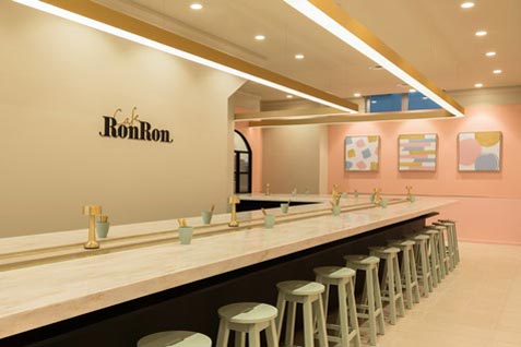 【メゾンエイブル カフェ ロンロン】店内2