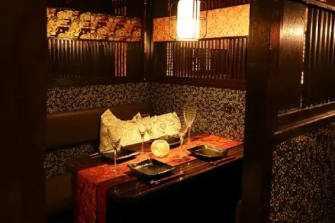 「九州料理 個室居酒屋 楓 横浜駅店」の店内