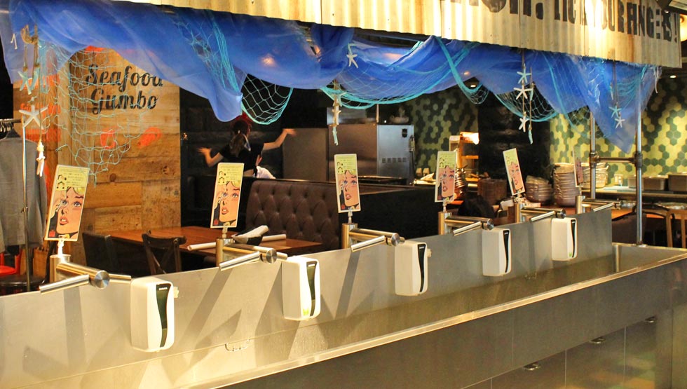 『ダンシングクラブ東京』の店内にある手洗いスペース