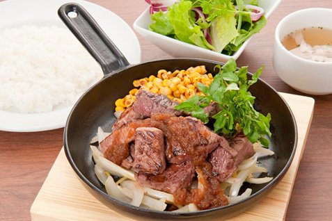 「神田の肉バル RUMP CAP 池袋西口店」ランチメニュー例