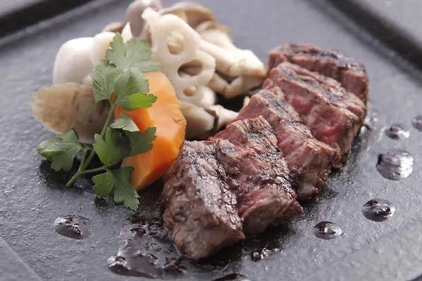 『花蝶 銀座本店』の肉料理