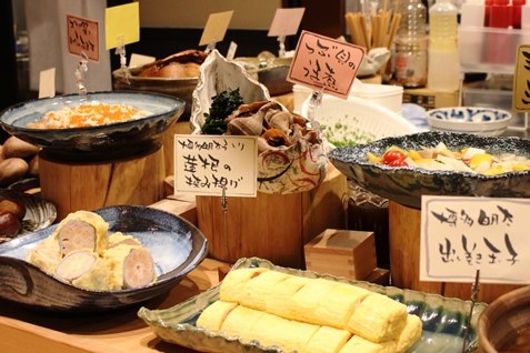 『長浜鮮魚卸直営店 博多 魚助』の惣菜の数々