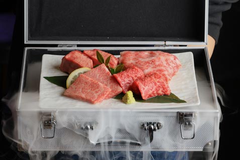 『和牛焼肉食べ放題 ヤキニクギャング 梅田店』の「先出し」