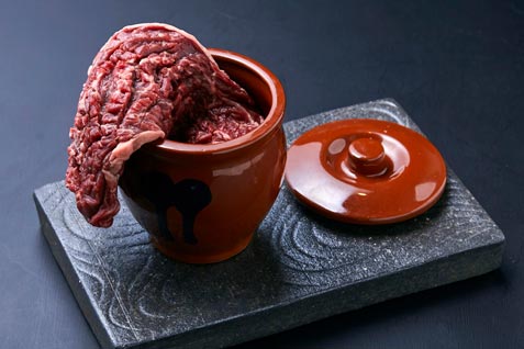 『韓国 焼肉 エイト 梅田茶屋町店』の「壺漬けドラゴンハラミ」