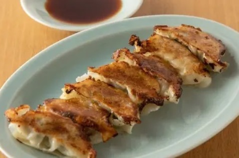 『大衆食堂 あまつ千葉駅前店』の餃子