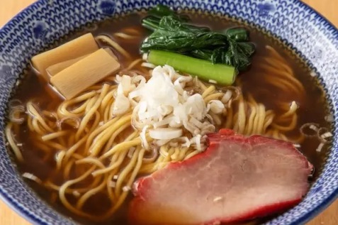 『大衆食堂 あまつ千葉駅前店』のラーメン