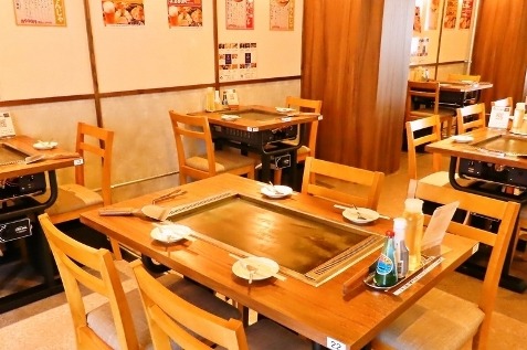 「大衆居酒屋 もんじゃ酒場 だしや 梅田茶屋町店」店内イメージ