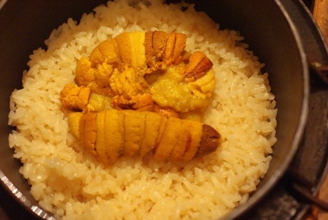 『春秋ユラリ』の「生雲丹鉄釜飯」