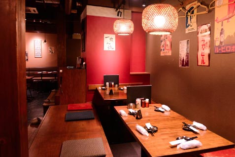 『三ぞう 岩本町店』の掘りごたつ席