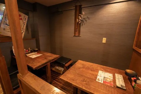 「TSURUGI 難波店」の店内