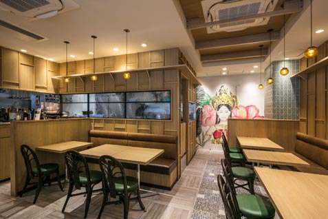 『SIAM CELADON GEMS田町店』の店内