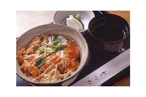 『鳥つね 湯島天神前店』の美味しい「親子丼」