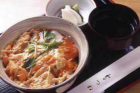 『鳥つね 湯島天神前店』の美味しい「親子丼」