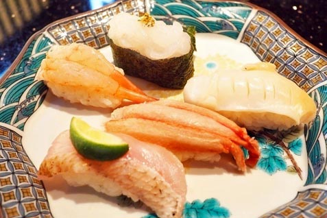 『金沢まいもん寿司 上野』の美味しい「加賀百万石握り」