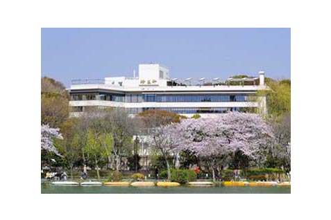 不忍池から見た『上野精養軒 グリル フクシマ』