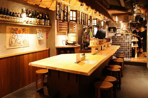 「佐賀みつせ鶏 酒場 髙しな 京橋店」店内イメージ