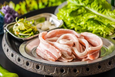 『韓国肉料理・石鍋イニョン』の「サムギョプサル」