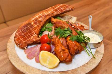 『肉バル Grill＆BBQ PLATINUM MEAT』の肉料理