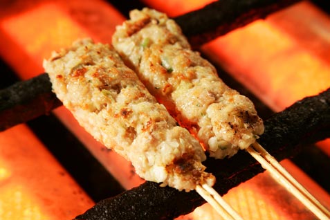 『隠れ家ダイニング なべや』のこだわり「特製つくねの塩焼き」