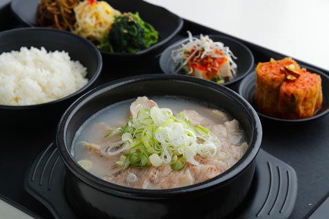 『ヨプの王豚塩焼』の韓国料理