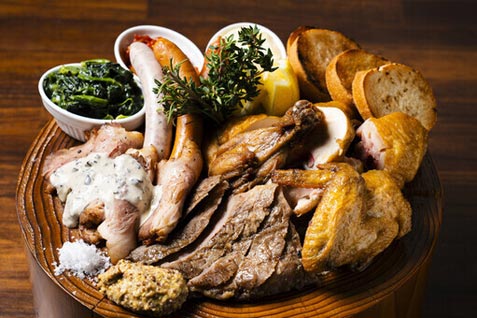 『Wine restaurant The Attachment 横浜鶴屋町店』の「名物！肉盛りラージ」